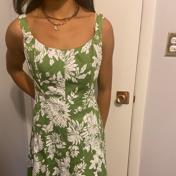 Jones Wear Dresses & Skirts - Green floral dress